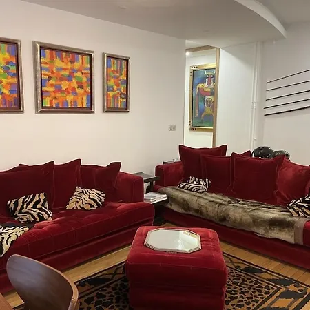 Cosy, Chic, Touristique Apartment *